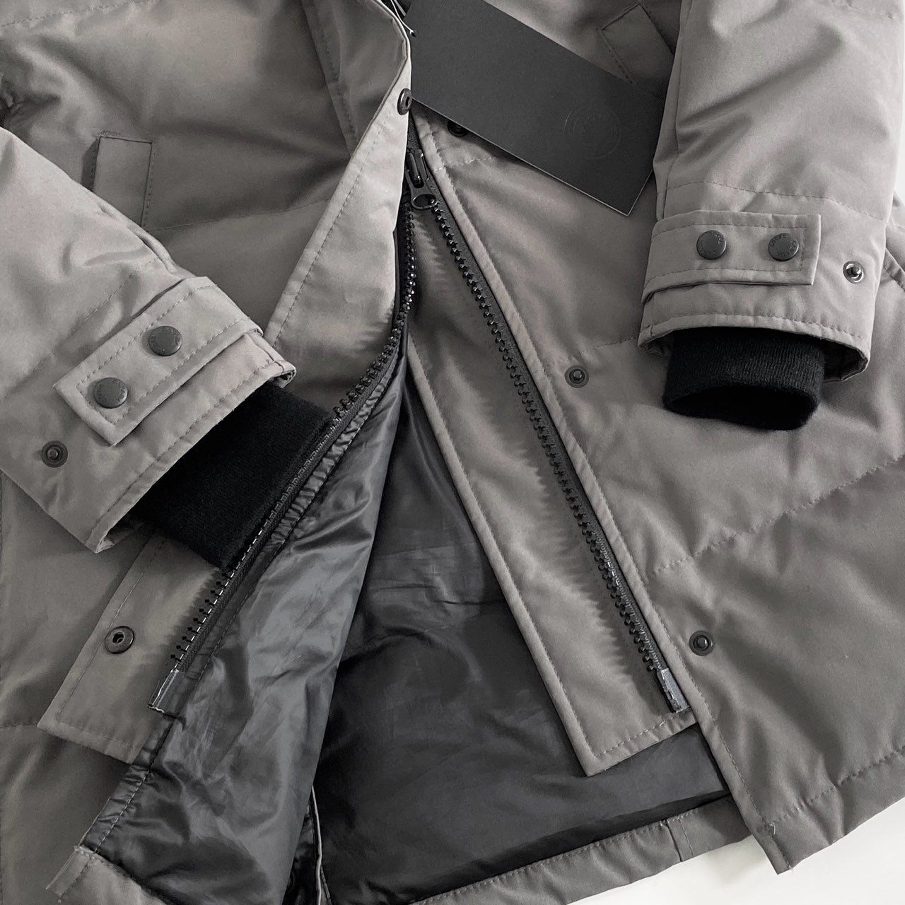 82j4 《新品タグ付き》 CANADA GOOSE カナダグース ブラックレーベル 3802LB SHELBNRNE PARKA ダウンコート アウター コヨーテファー サイズXS グレー系 レディース
