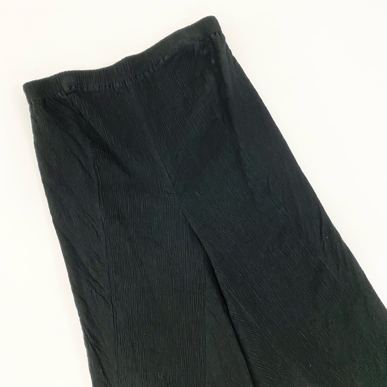 50h25 《美品》 Haat ISSEY MIYAKE ハートイッセイミヤケ KYO CHIJIMIシリーズ プリーツ加工 リラックスパンツ カジュアル HA51FF534 サイズ2 ブラック コットン レディースu02t