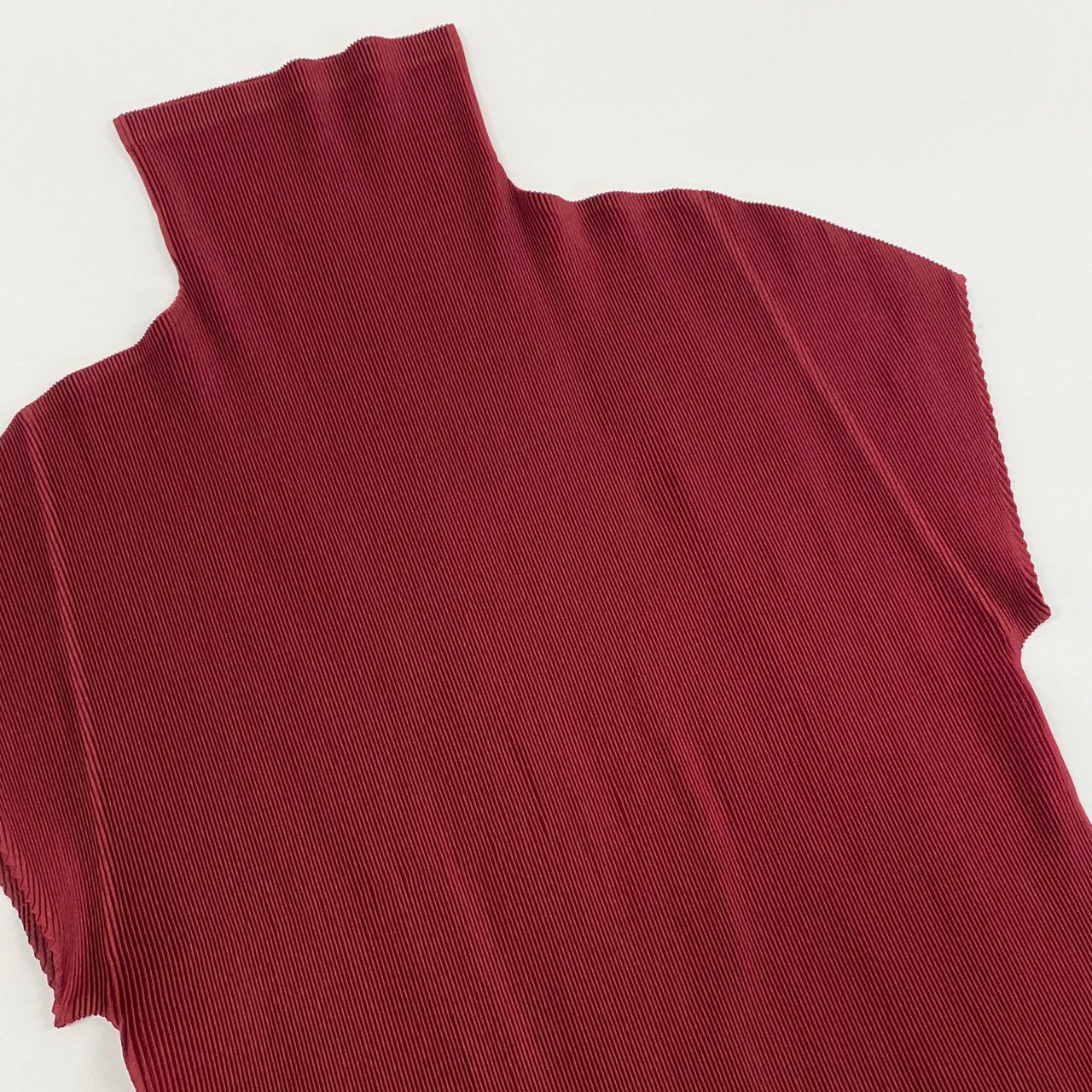 47b28 PLEATS PLEASE プリーツプリーズ イッセイミヤケ プリーツ加工 カットソー トップス レッド ポリエステル100% レディース