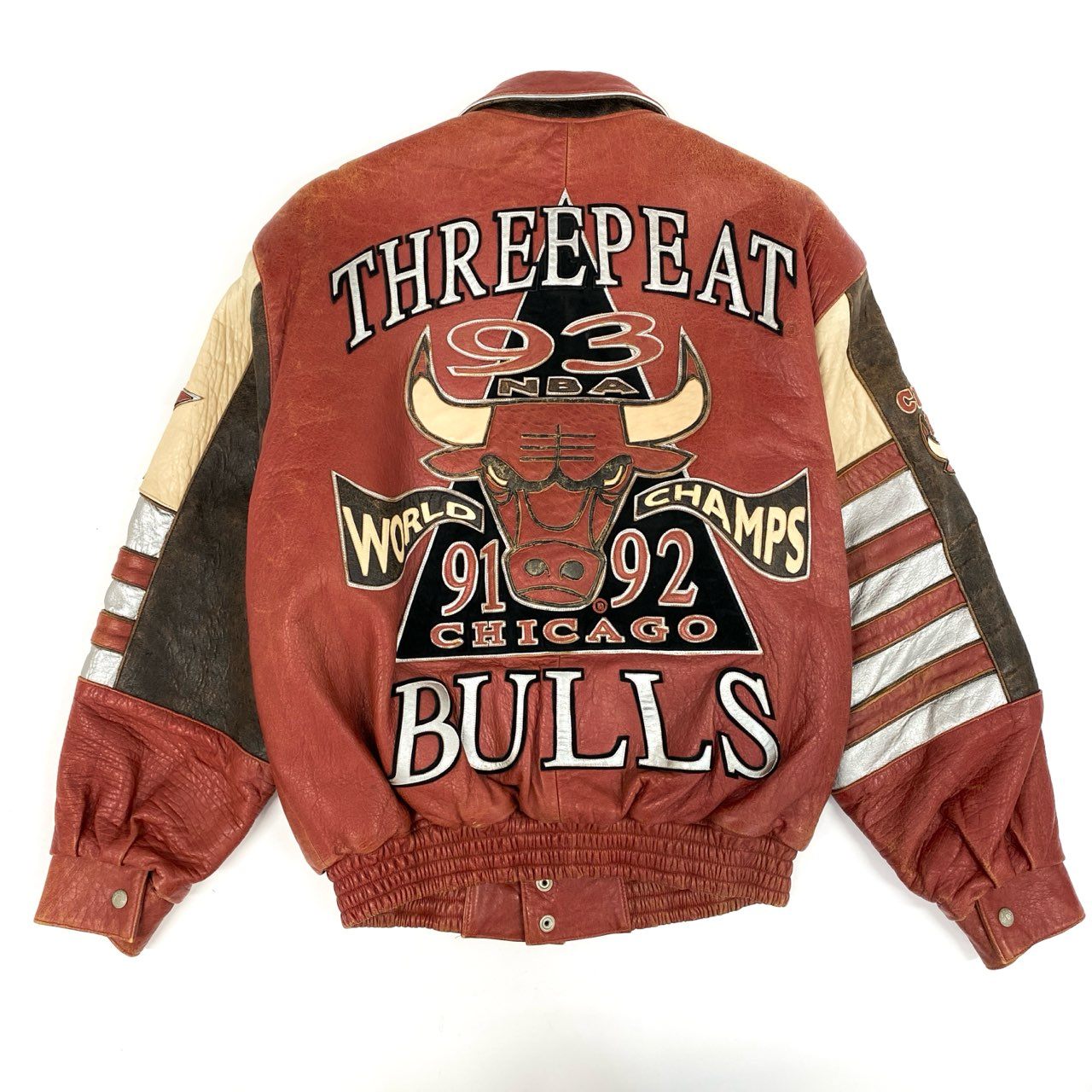 55h28 JEFF HAMILTON ジェフハミルトン NBA CHICAGO BULLS シカゴブルズ 3ピート記念 スタジャン レザージャケット 革ジャン ブルゾン USA製 Mサイズ レッド LEATHER メンズo07t