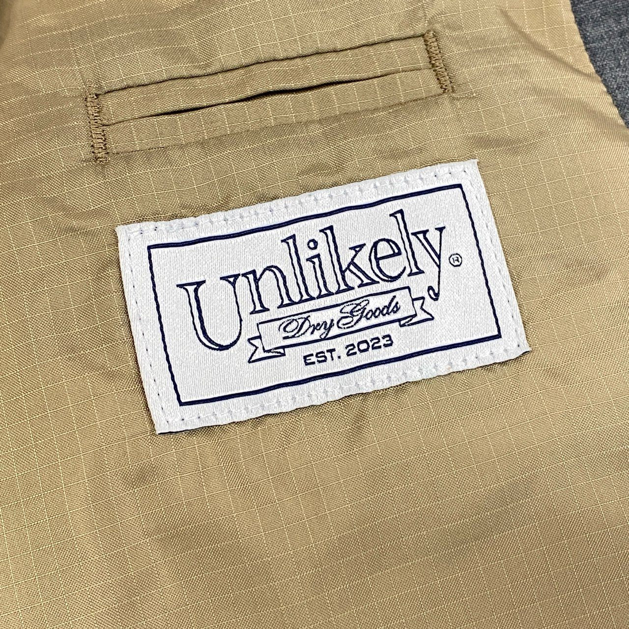 76g4 《未使用》 Unlikely アンライクリー 24ss Assembled Sports Coat アッセンブレッド スポーツ コート テーラードジャケット ブレザー U24S-16-0003 サイズL グレー トロピカルウール メンズ 紳士服