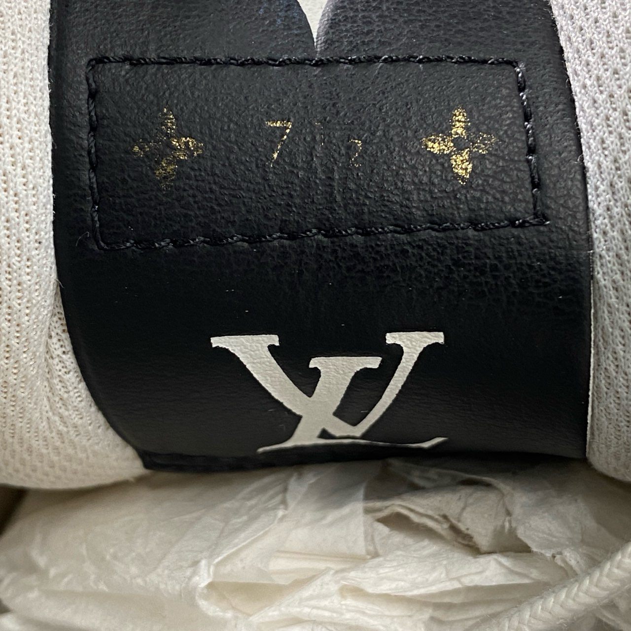 9f12 LOUIS VUITTON ルイヴィトン チャーリーライン LV スニーカー 7 1/2 ホワイト レザー イタリア製 シューズ