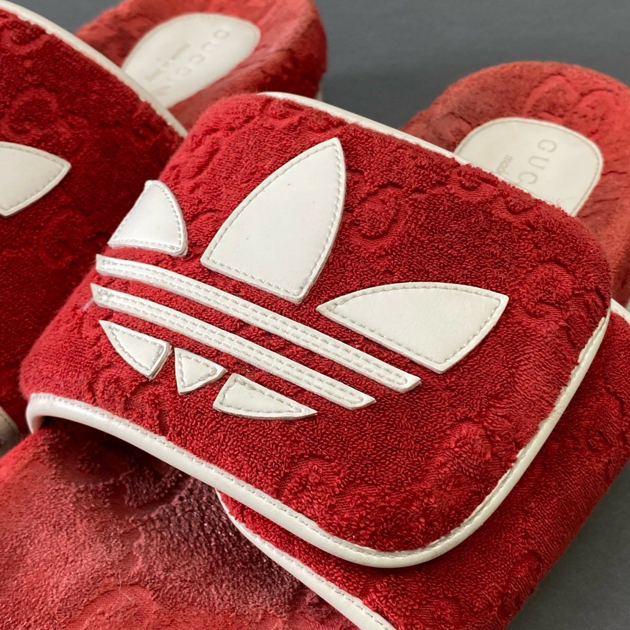 8g8 GUCCI グッチ × adidas アディダス GG プラットフォーム サンダル 27cm相当 レッド シューズ トレフォイル コラボ 保存袋有