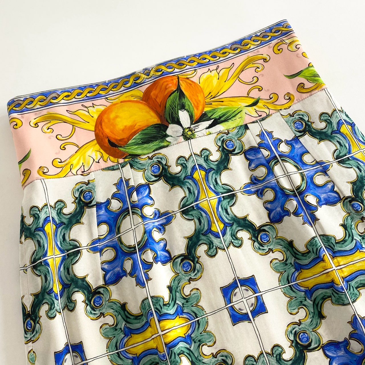59g26 《未使用保管品》 タグ付 イタリア製 DOLCE&GABBANA ドルチェアンドガッバーナ マヨリカ 総柄プリント スカート ボトムス F4V38T 36 マルチカラー シルク