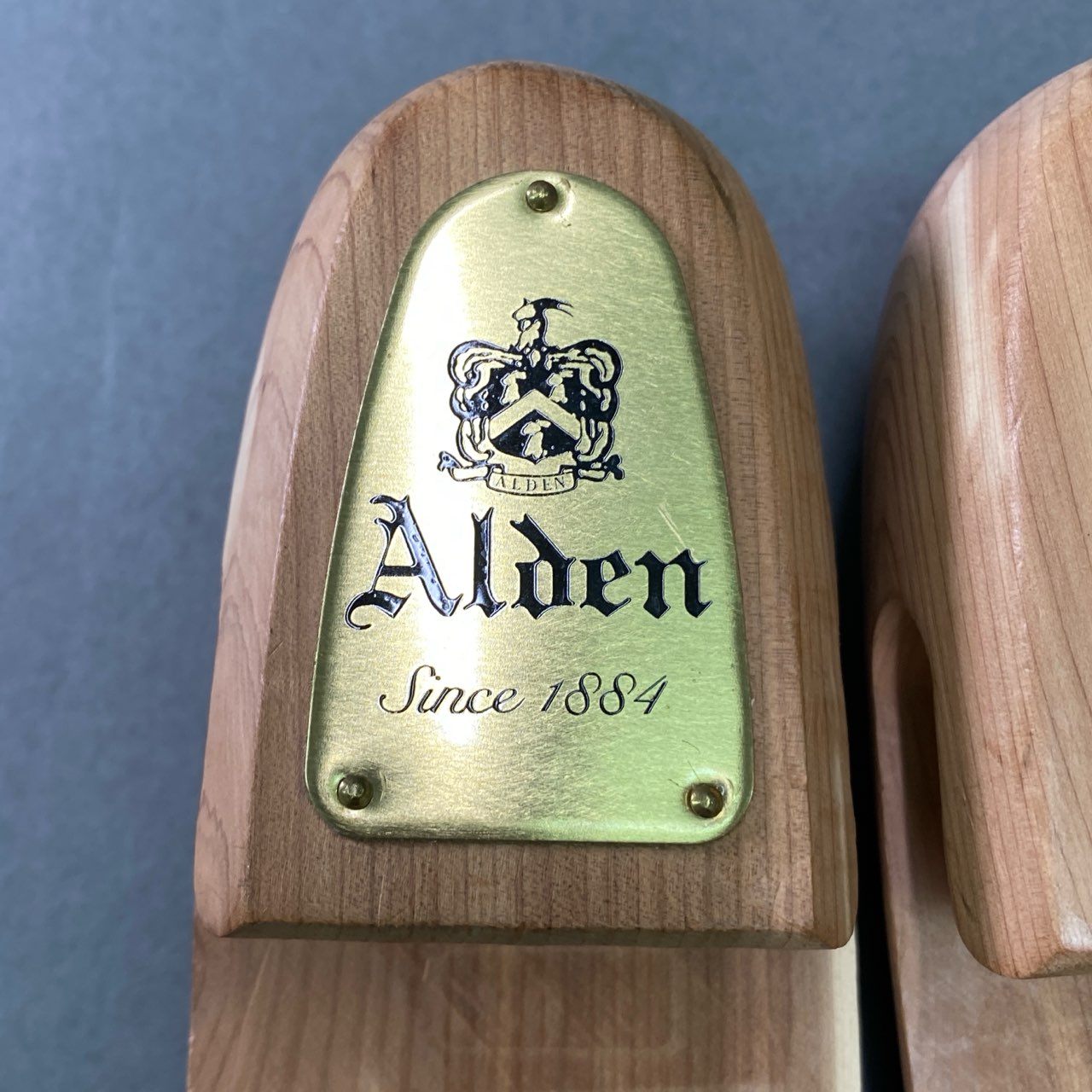 2e16① Alden オールデン ウッドシューツリー M 茶系 木製 シューズキーパー ビジネス 革靴