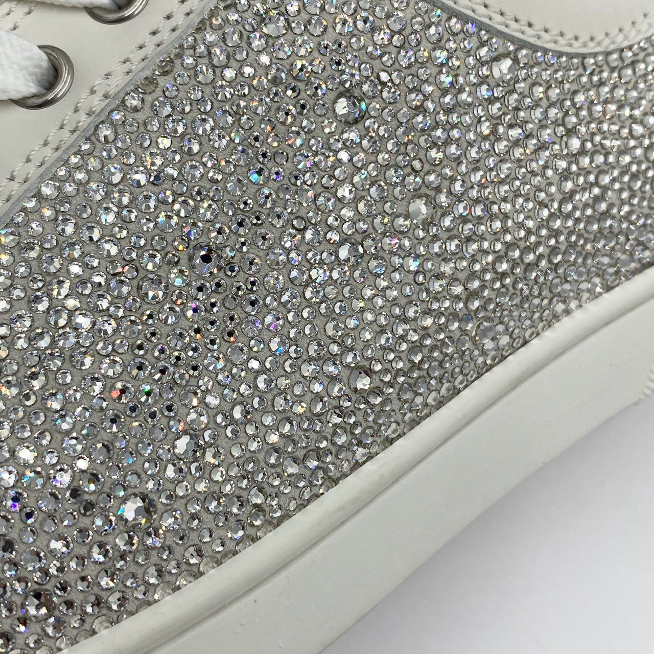 1h20《美品》 Christian Louboutin クリスチャンルブタン ルイスジュニア ストラス スパイク スニーカー シューズ スタッズ ラインストーン サイズ42 ホワイト メンズ 紳士靴k02i