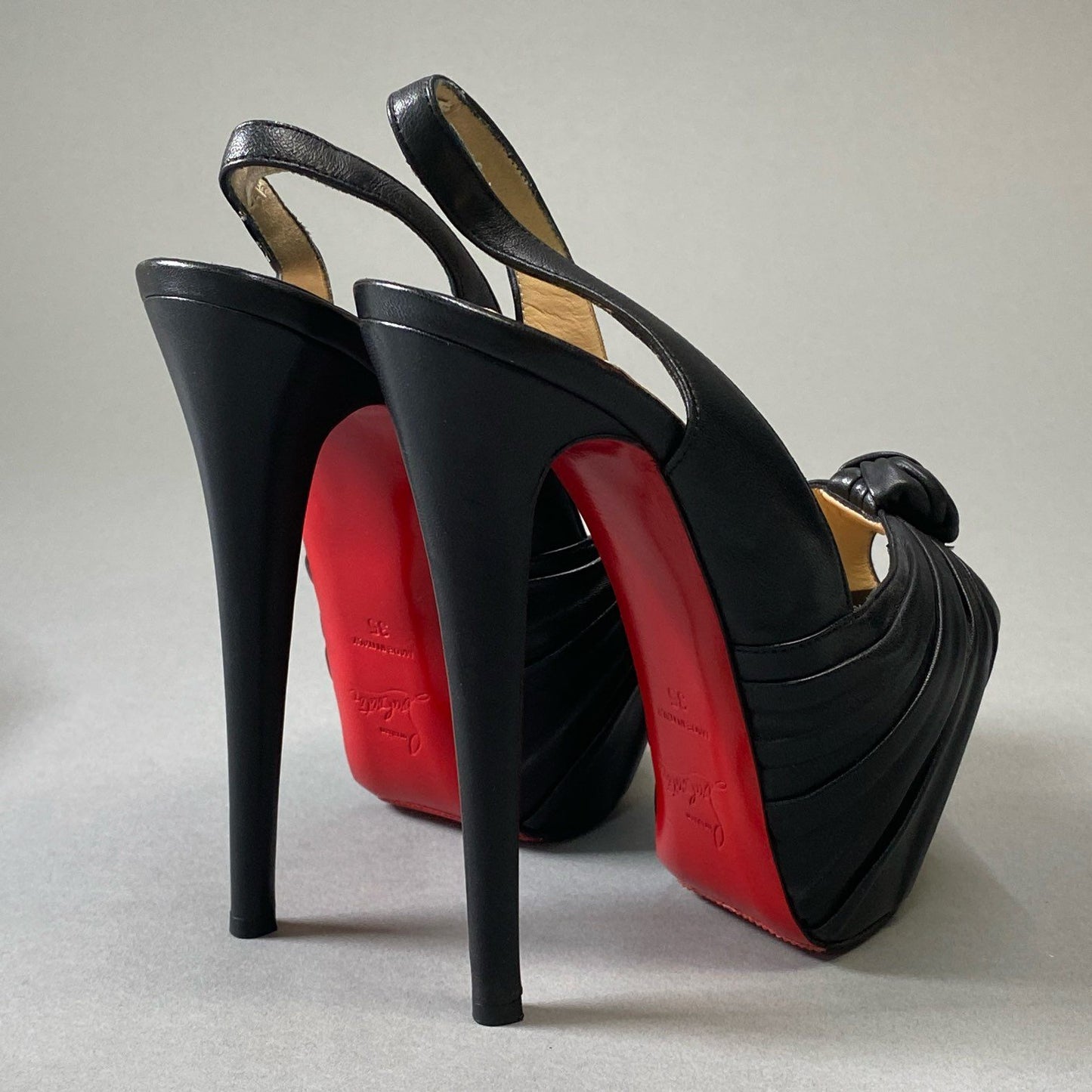 4i30 《美品》 Christian Louboutin クリスチャンルブタン ハイヒール パンプス オープントゥ アンクルストラップ 35サイズ ブラック レザー レディース シューズt18r