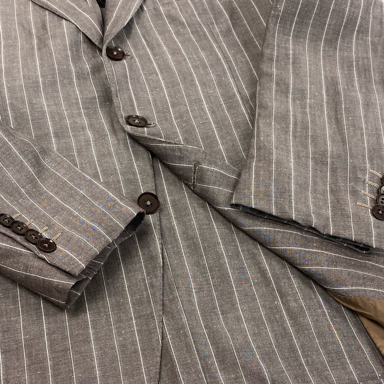 29g28 ISAIA NAPOLI イザイア ナポリ イタリア製 セットアップ スーツ テーラードジャケット パンツ ボトムス 背抜き ストライプ 46 ブラウン メンズ