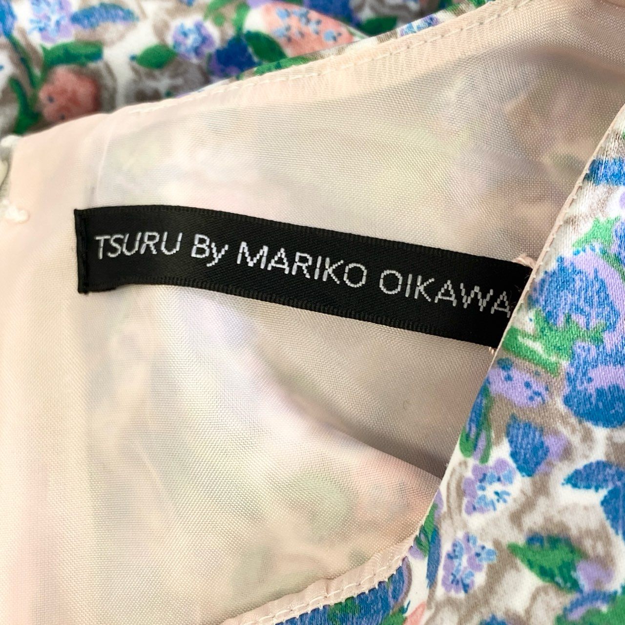 49k8 《タグ付》定価¥26,400 TSURU By MARIKO OIKAWA ツル バイ マリコオイカワ 23SS Matine リボン付 ペプラム F ブルー ノースリーブ チュニック 日本製