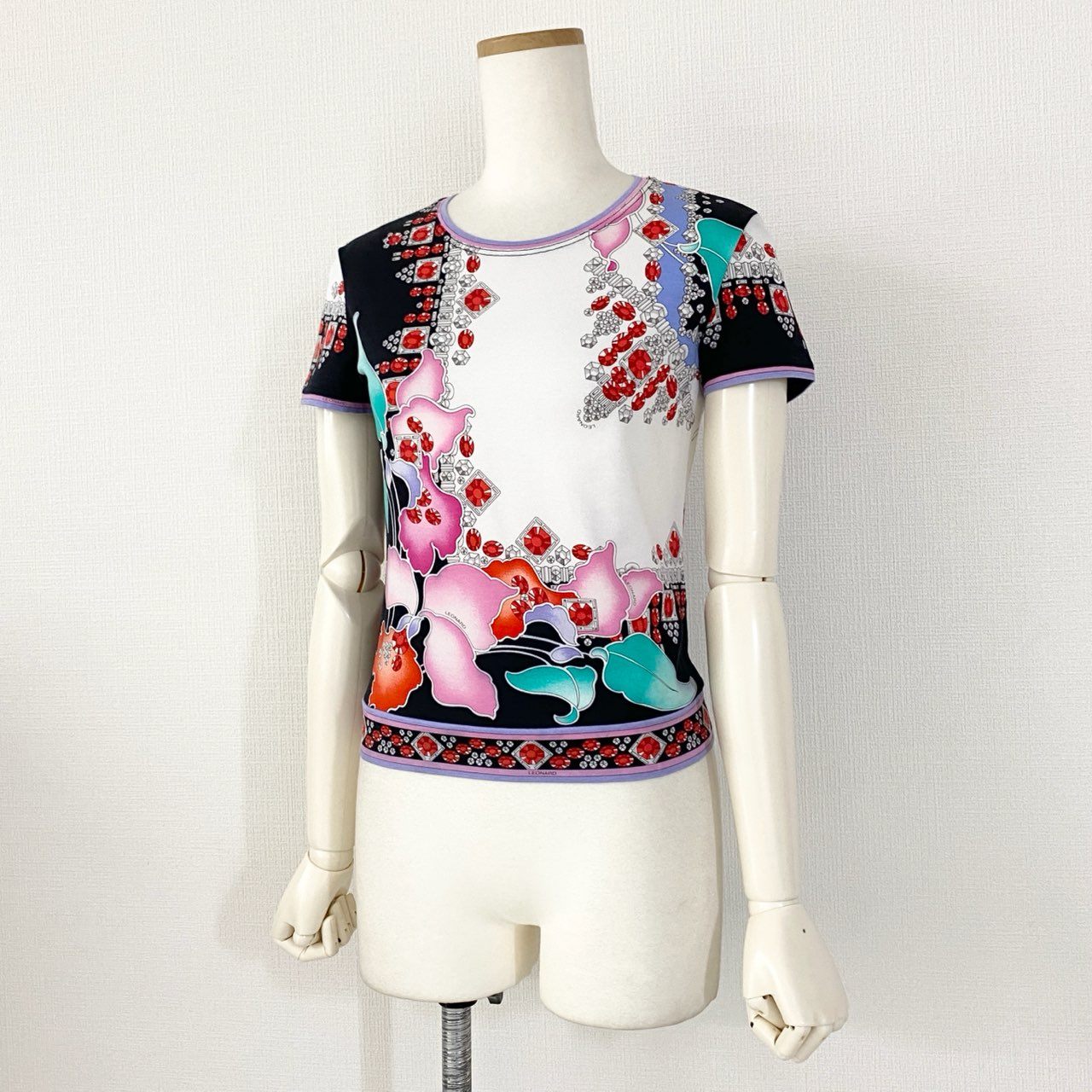 57e25 《美品》 LEONARD レオナール 半袖Tシャツ カットソー トップス 美しい花柄プリント サイズM マルチカラー コットン100% レディース 日本製