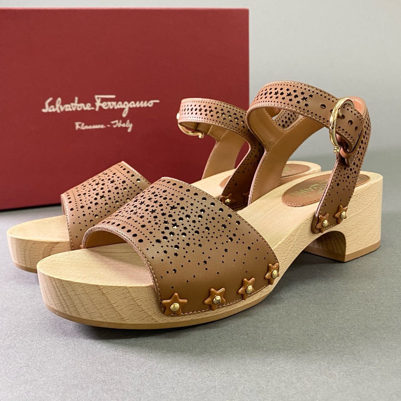 6a27 《極美品》 Salvatore Ferragamo サルヴァトーレフェラガモ GANZA スターパンチング ガンチーニ ウッドサンダル シューズ ストラップ イタリア製 6 ブラウン レザー