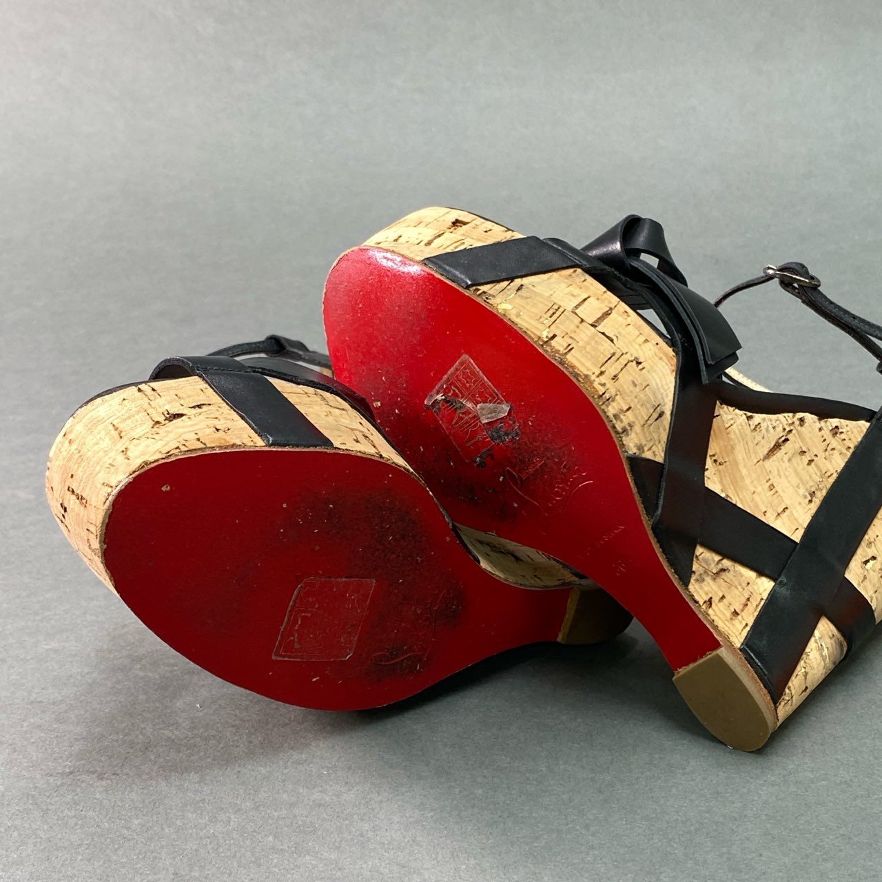 9f4 《美品》 Christian Louboutin クリスチャンルブタン ウェッジコルクソール レザーリボンサンダル 36 1/2 ブラック leather シューズ 保存袋 箱付き