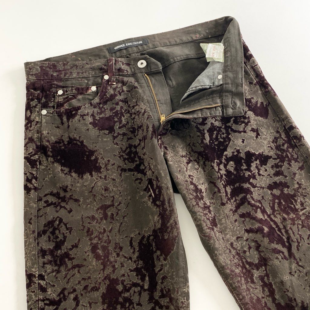 39f9 VERSACE JEANS COUTURE ヴェルサーチ ジーンズクチュール イタリア製 総柄 デニムパンツ ジーンズ ボトムス 34 ブラウン パープル コットン
