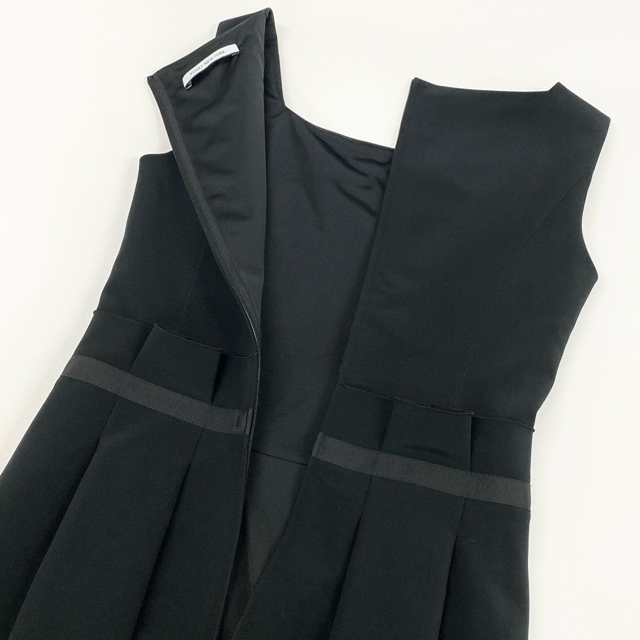 81h7《美品》 FOXEY NEW YORK フォクシーニューヨーク Little Roots Dress ノースリーブワンピース ドレス フレアスカート 日本製 スクエアネック 34022 38 ブラック レディースo07t