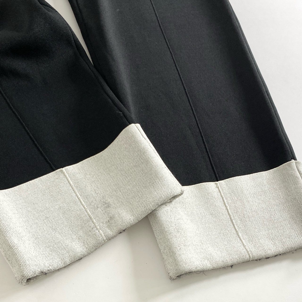 26e24 《美品》 ADORE アドーア バイカラーダブルニット ニットパンツ リラックスパンツ 531-2273014 サイズ38 ブラック レディース