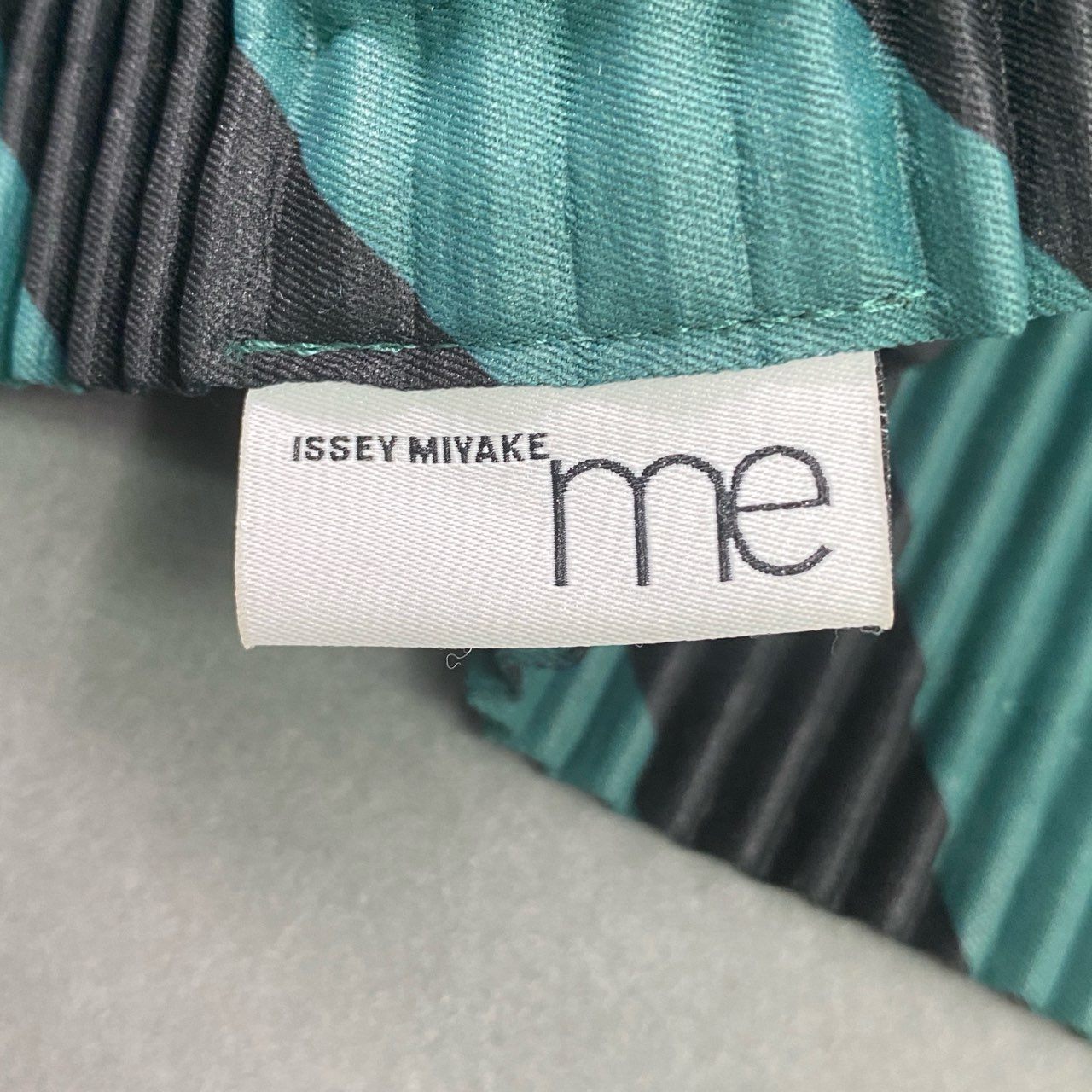 Bc10 me ISSEY MIYAKE ミーバイ イッセイミヤケ 2017SS PLEATS HAND BAG プリーツハンドバッグ ブラック グリーン レザー 牛革 カバン