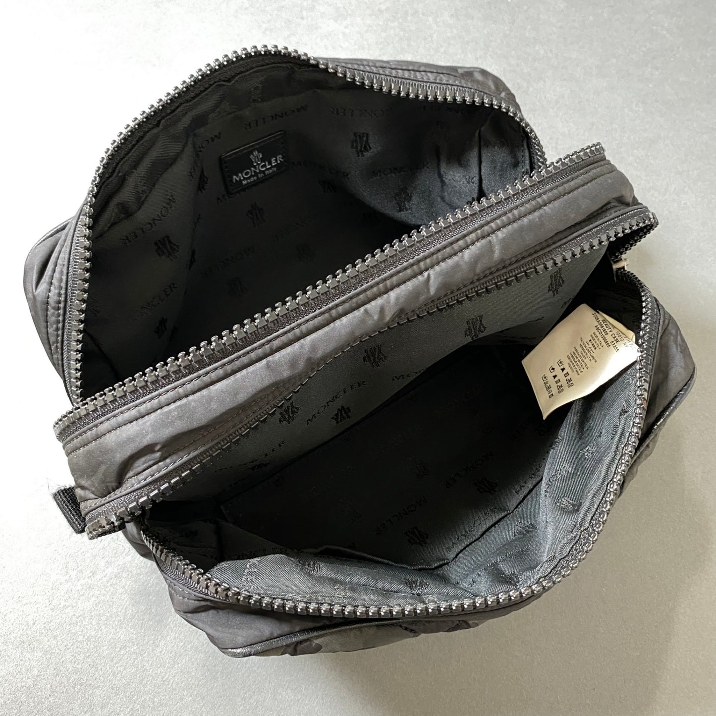 Df27 MONCLER モンクレール カモフラ キルティング セカンドバッグ ブラック カーキ クラッチバッグ ポーチ カバン 迷彩 イタリア製