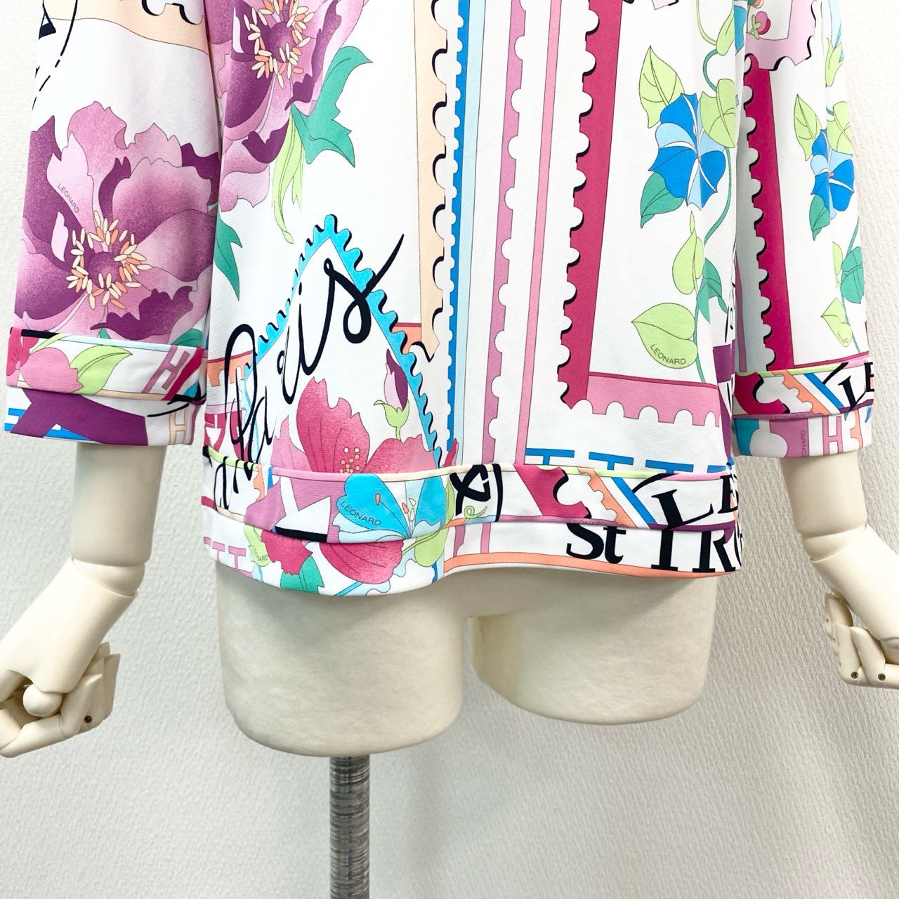 67g21-3 《美品》 LEONARD レオナール 7分袖 Tシャツ カットソー トップス 美しい花柄プリント 手洗い可能 サイズ42 マルチカラー ポリエステル レディース 日本製