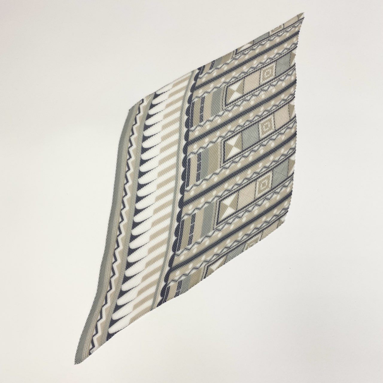 37a16 《美品》 PLEATS PLEASE ISSEY MIYAKE プリーツプリーズ イッセイミヤケ 日本製 スカーフ付 プリーツカットソー 半袖Tシャツ ストライプ プルオーバー トップス PP21FK312 3 マルチカラー