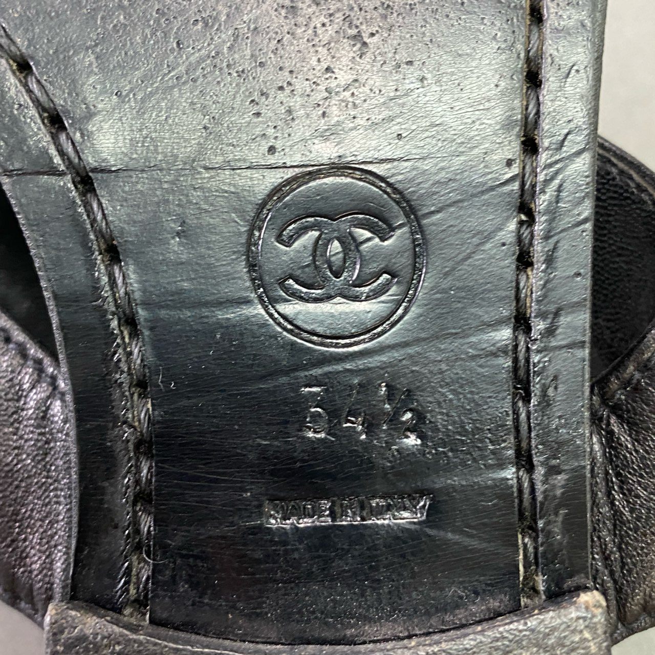 7d16 CHANEL シャネル スタッズココマーク トングサンダル 34 1/2 ブラック レザー シューズ 夏 イタリア製
