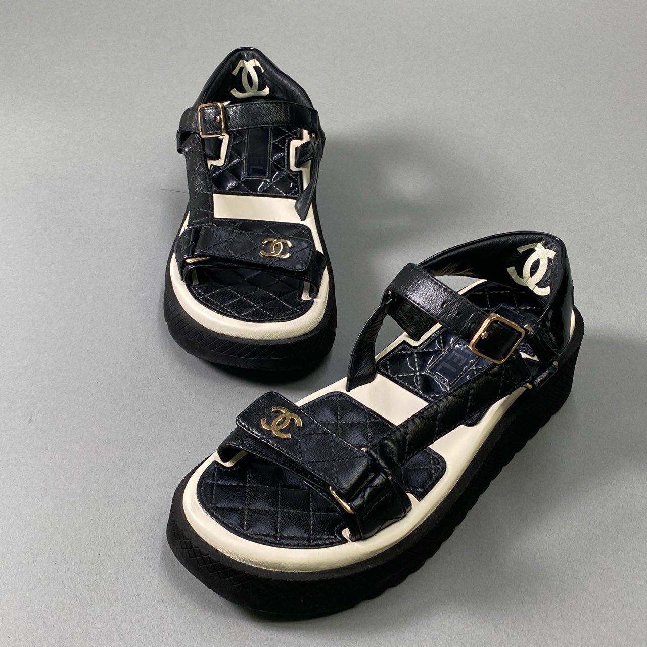 1i4 《美品》 CHANEL シャネル ココマーク マトラッセ 厚底サンダル G38880 38C ブラック ホワイト シューズ 即完売品 MATELASSE SANDALt18r