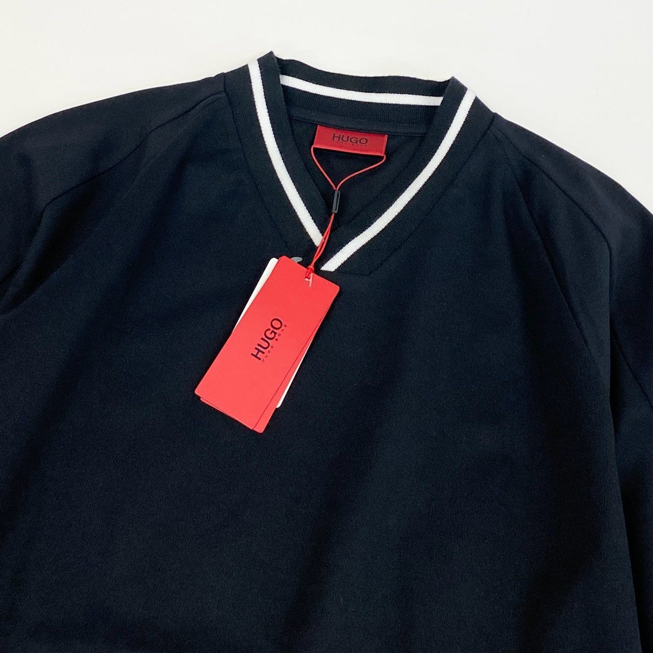 68j15 《未使用保管品》 HUGO BOSS ヒューゴボス 半袖Tシャツ カットソー Vネック コットンブレンド メンズ 紳士服 トップス M ブラックu02t
