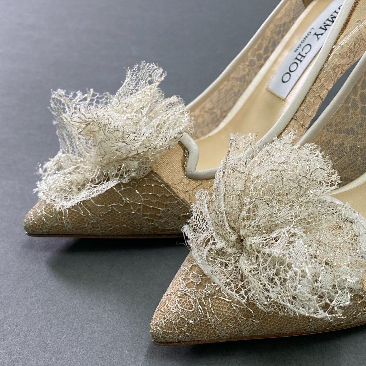 3c18 《美品》 JIMMY CHOO ジミーチュウ レースモチーフ付き ハイヒール パンプス シューズ イタリア製 36 1/2 ベージュ ホワイト