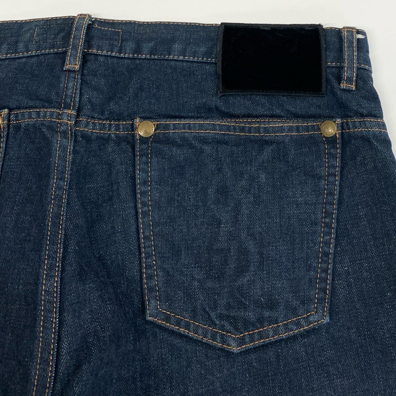 11j6 Yves Saint Laurent イヴサンローラン 日本製 ストレート デニムパンツ ボトムス ジーンズ ロゴボタン YSL カサンドラ 48 Mサイズ相当 インディゴブルー コットン メンズo07t