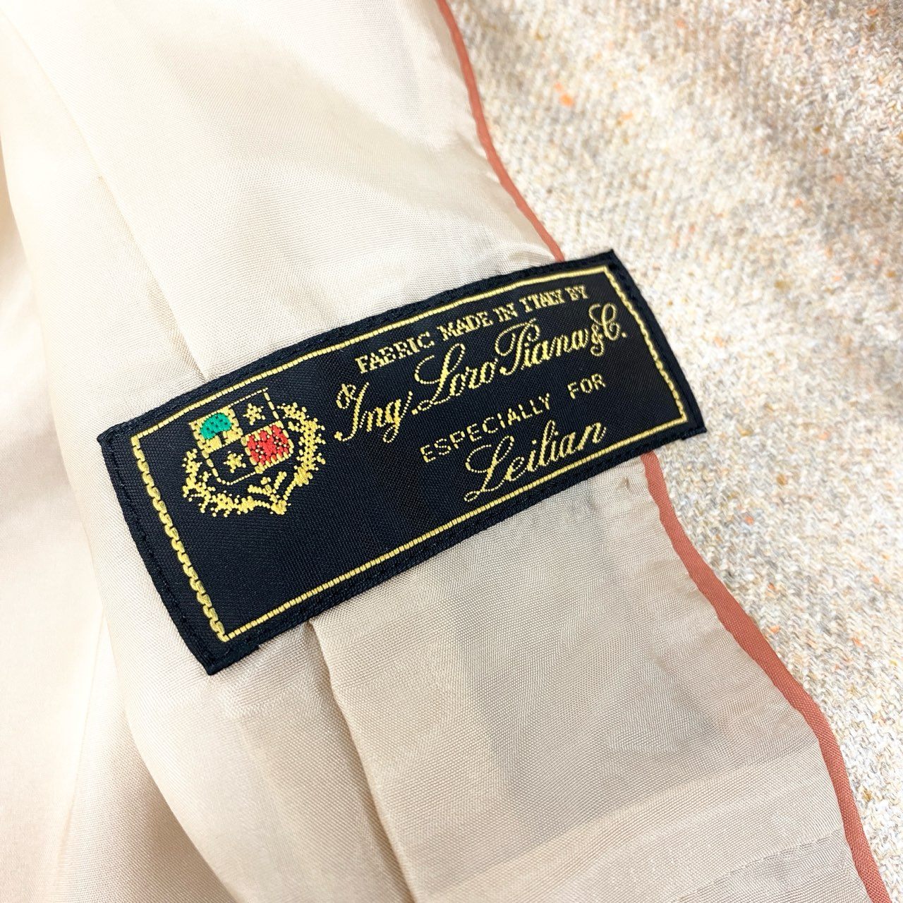 86j20 《極美品》 Leilian レリアン ノーカラージャケット テーラードジャケット ロロピアーナ生地 カシミヤ97% サイズ9 ベージュ ミックスネップ レディースu02t
