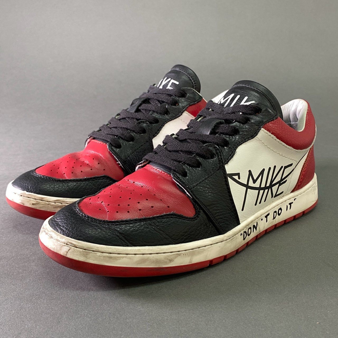 3l20 定価¥46,200 MIKE don't do it マイク ドントドゥイット レザースニーカー 40 ブラック レッド Leather イタリア製 シューズ 靴