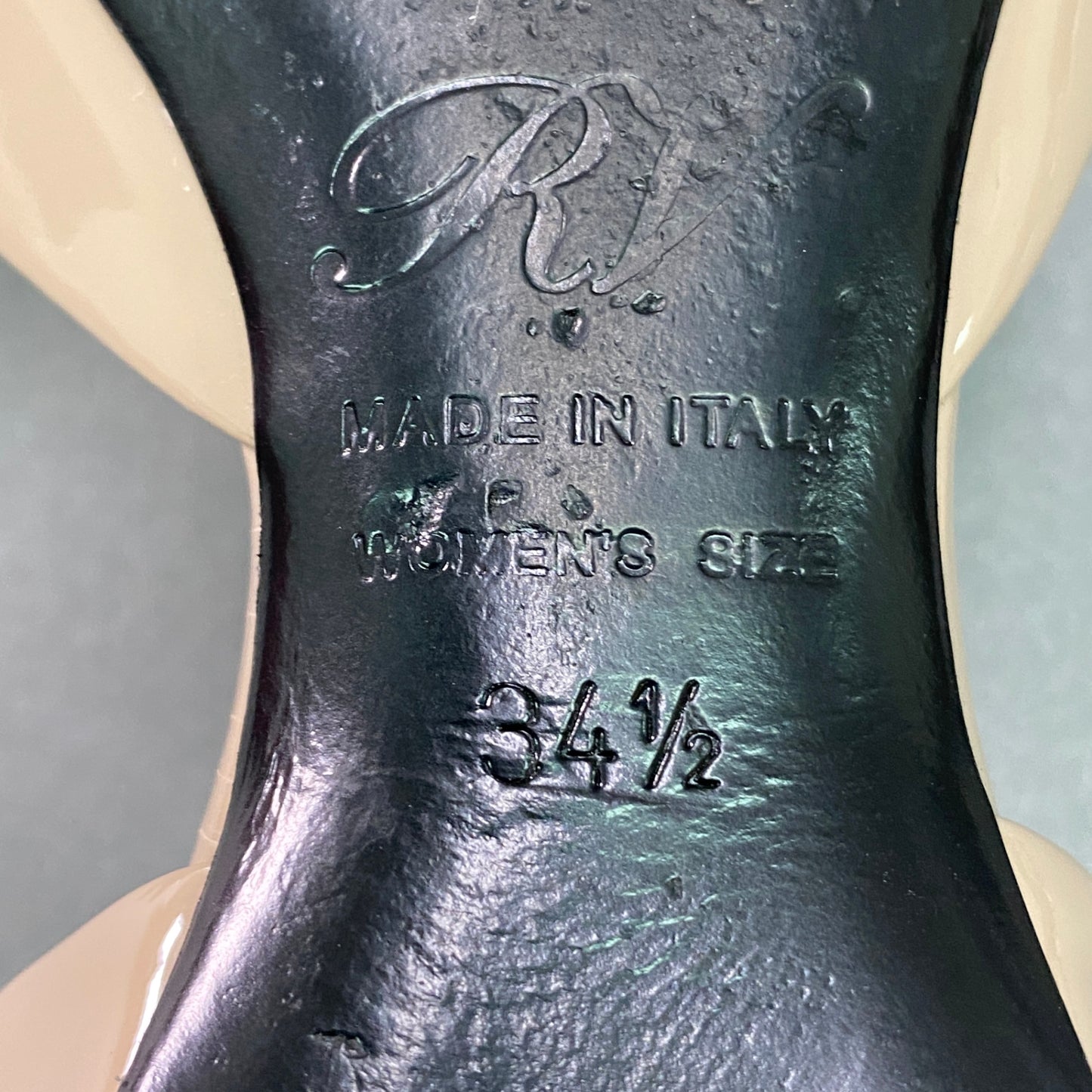 g29《極美品》 Roger Vivier ロジェヴィヴィエ Chips d’Orsay バレリーナフラットシューズ 34 1/2 ベージュ エナメル パンプス 箱有t18r