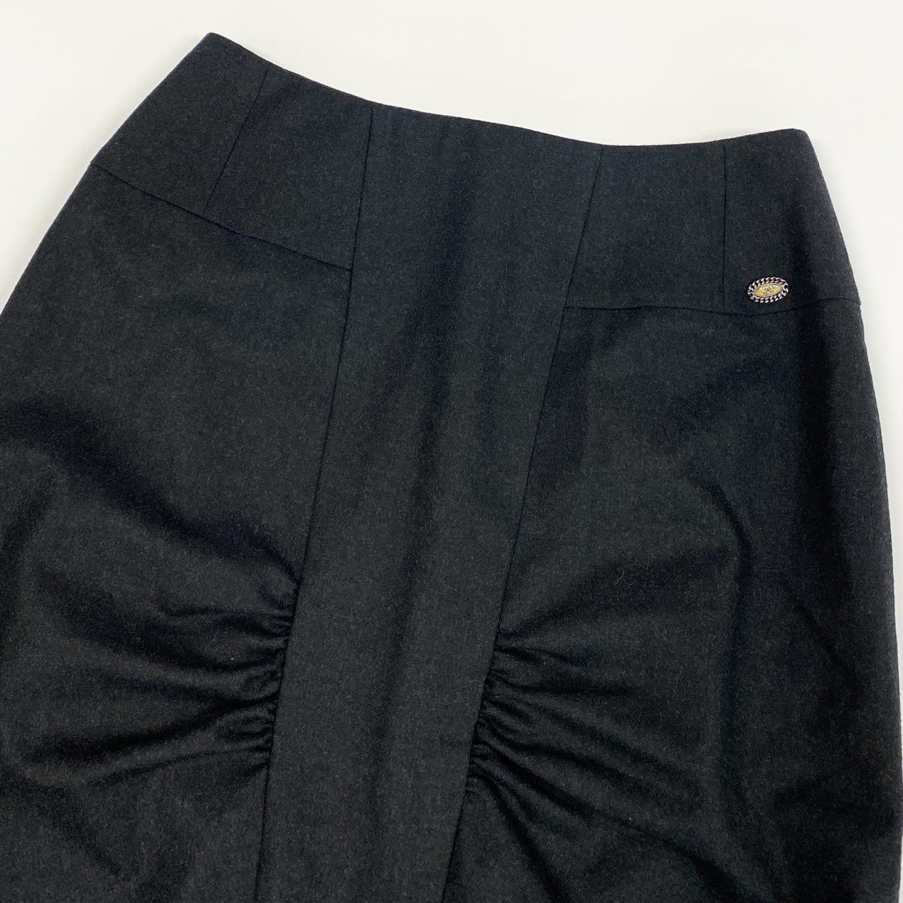 41i26 《美品》 CHANEL シャネル タックギャザースカート タイトスカート ココマーク P33932V24565 サイズ34 ダークグレー ウール レディースu02t