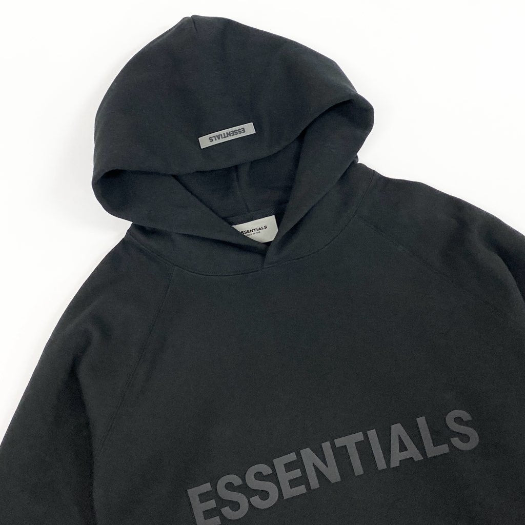 22d6 《美品》 Fear of God ESSENTIALS フィアオブゴッド エッセンシャルズ タグ付 フロントロゴ プルオーバーフーディ パーカー スエット 大きいサイズ XXL ブラック