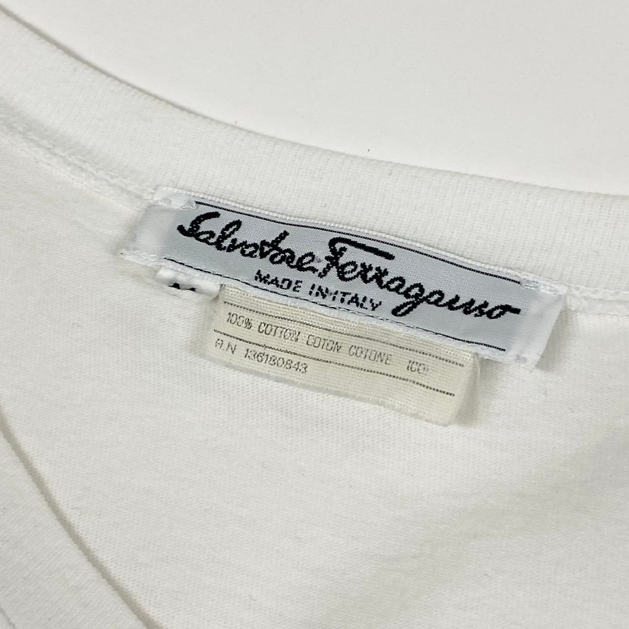 Ec27 Salvatore Ferragamo サルヴァトーレフェラガモ 半袖Tシャツ ブランドロゴ刺繍 Vネック トップスカットソー コットン100% u02tu02t