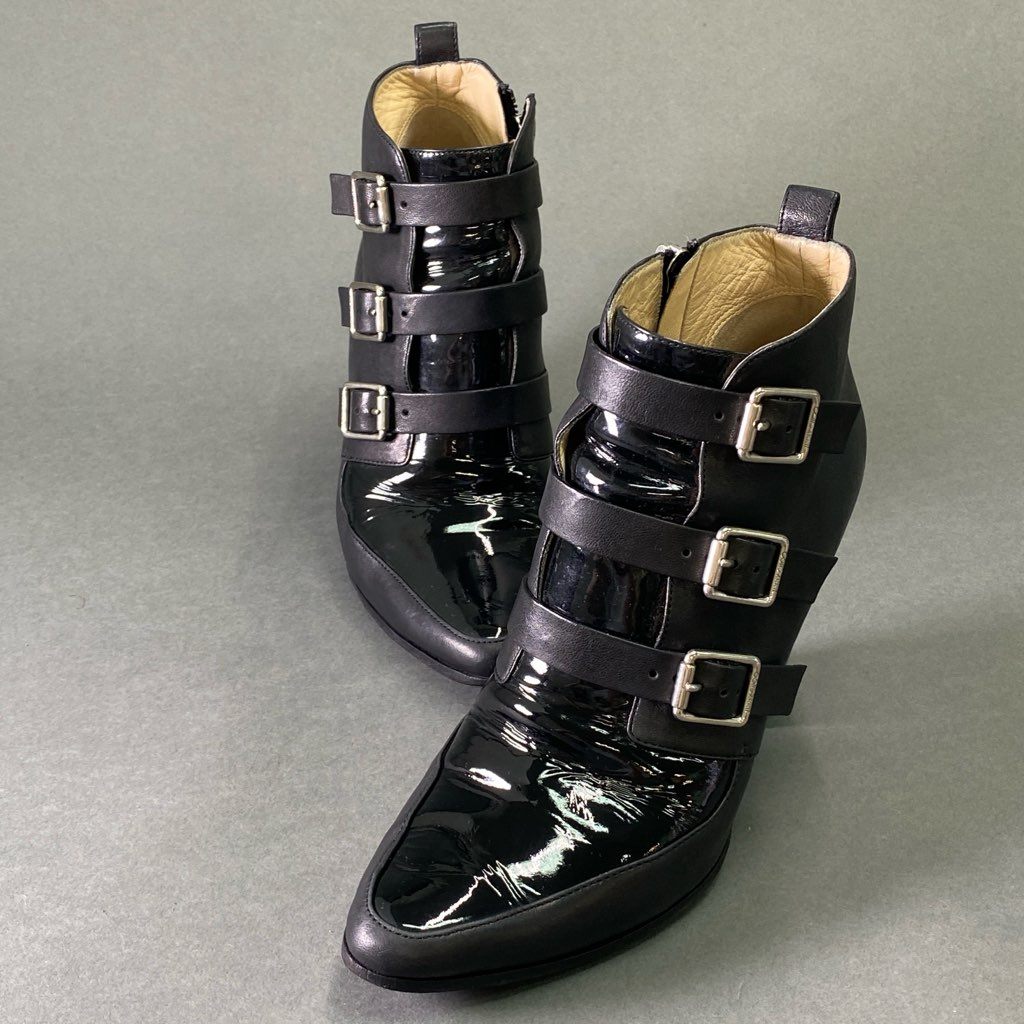 2d7 JIMMY CHOO ジミーチュウ トリプルストラップ サイドジップ ブーツ 38 ブラック レザー エナメル ブーティ シューズ イタリア製