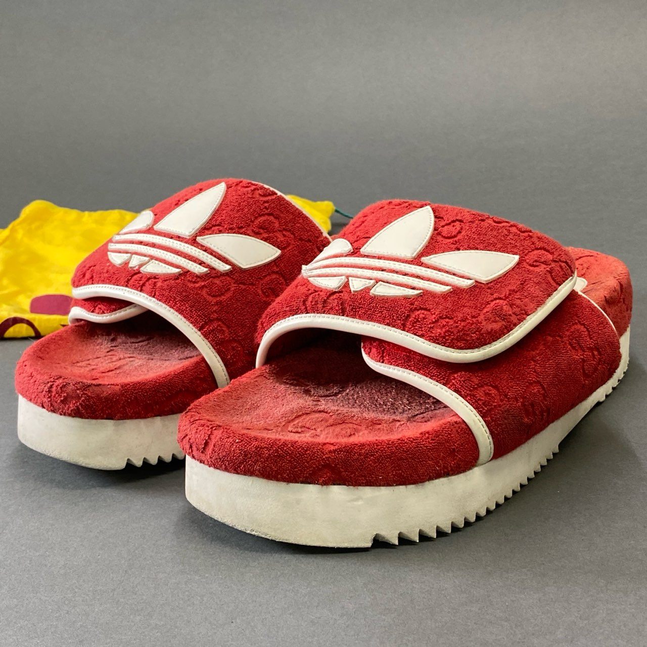 8g8 GUCCI グッチ × adidas アディダス GG プラットフォーム サンダル 27cm相当 レッド シューズ トレフォイル コラボ 保存袋有