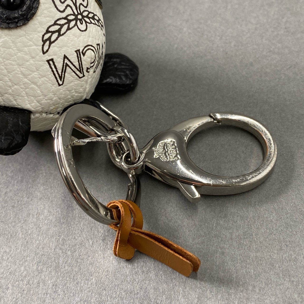 Pf23 MCM エムシーエム PANDA CHARM パンダ チャーム キーホルダー ホワイト ブラック レザー