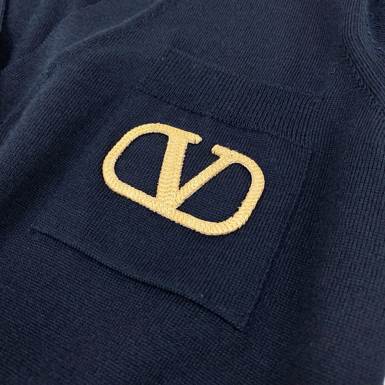 55h28 《美品》VALENTINO ヴァレンティノ ロゴ Vネックカーディガン ニットカーディガン 24AW 5B3KA08C8NY XSサイズ ネイビー レディース 女性用k02i