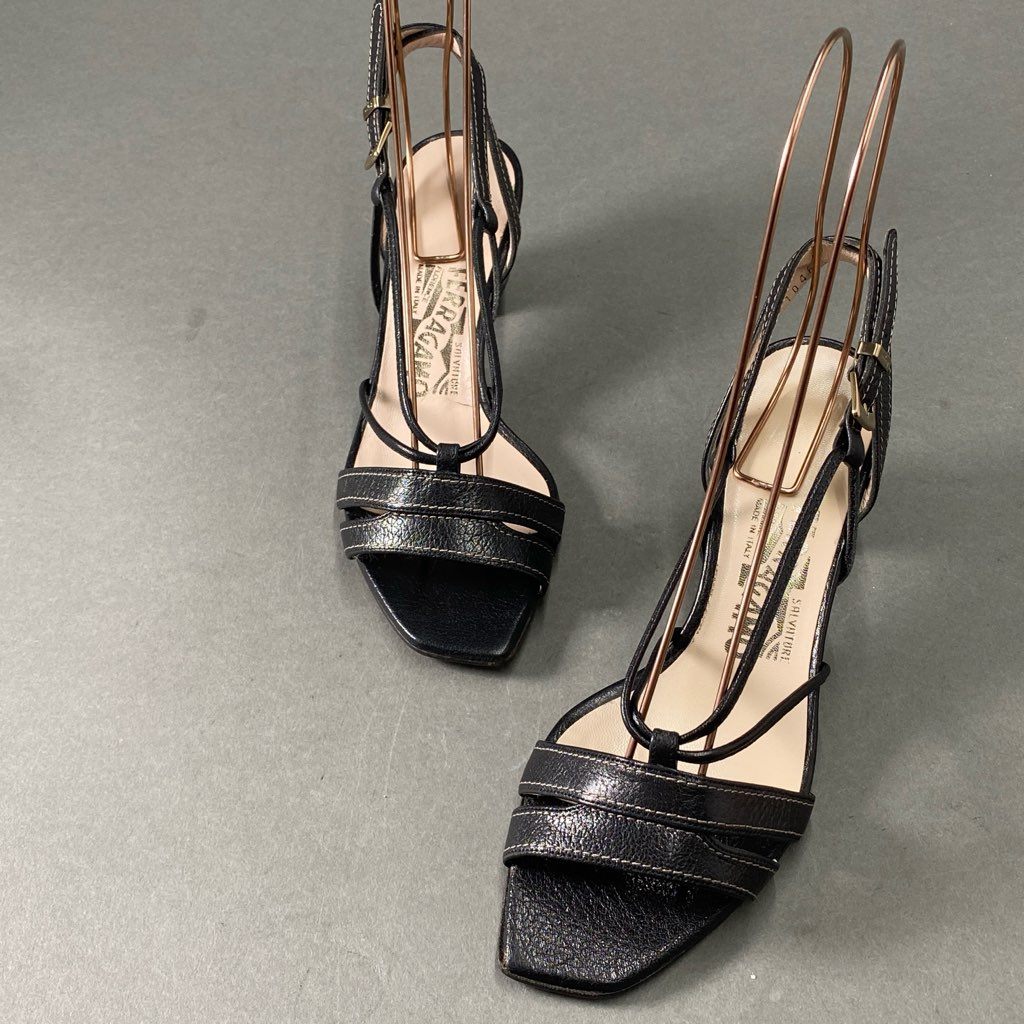 3f4 《極美品》定価¥90,300 Salvatore Ferragamo サルヴァトーレ フェラガモ レザーストラップ ヒールサンダル 6 1/2 ブラック leather シューズ イタリア製