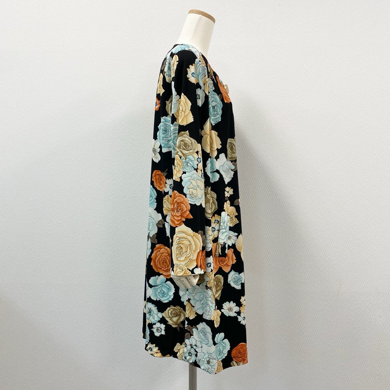 41i26 《極美品》 LEONARD レオナール カンカン素材 薄手コート ロングカーディガン 美しい花柄プリント 0161310 サイズL マルチカラー レディースu02t