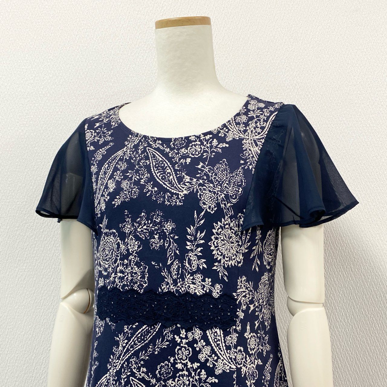 61g23 LAURA ASHLEY ローラアシュレイ タグ付 フレンチスリーブ ワンピース ドレス 総柄プリント 9号 ネイビー コットン レディース
