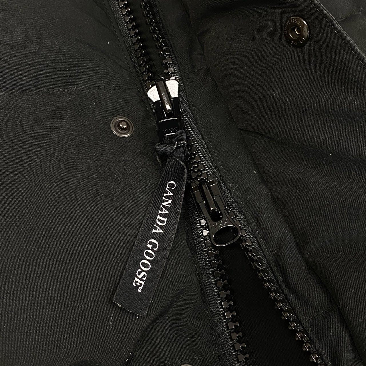 33L4【美品】CANADA GOOSE カナダグース エモリーパーカー ダウンジャケット ファーフード アウター 2580MA Sサイズ ブラック メンズu02t