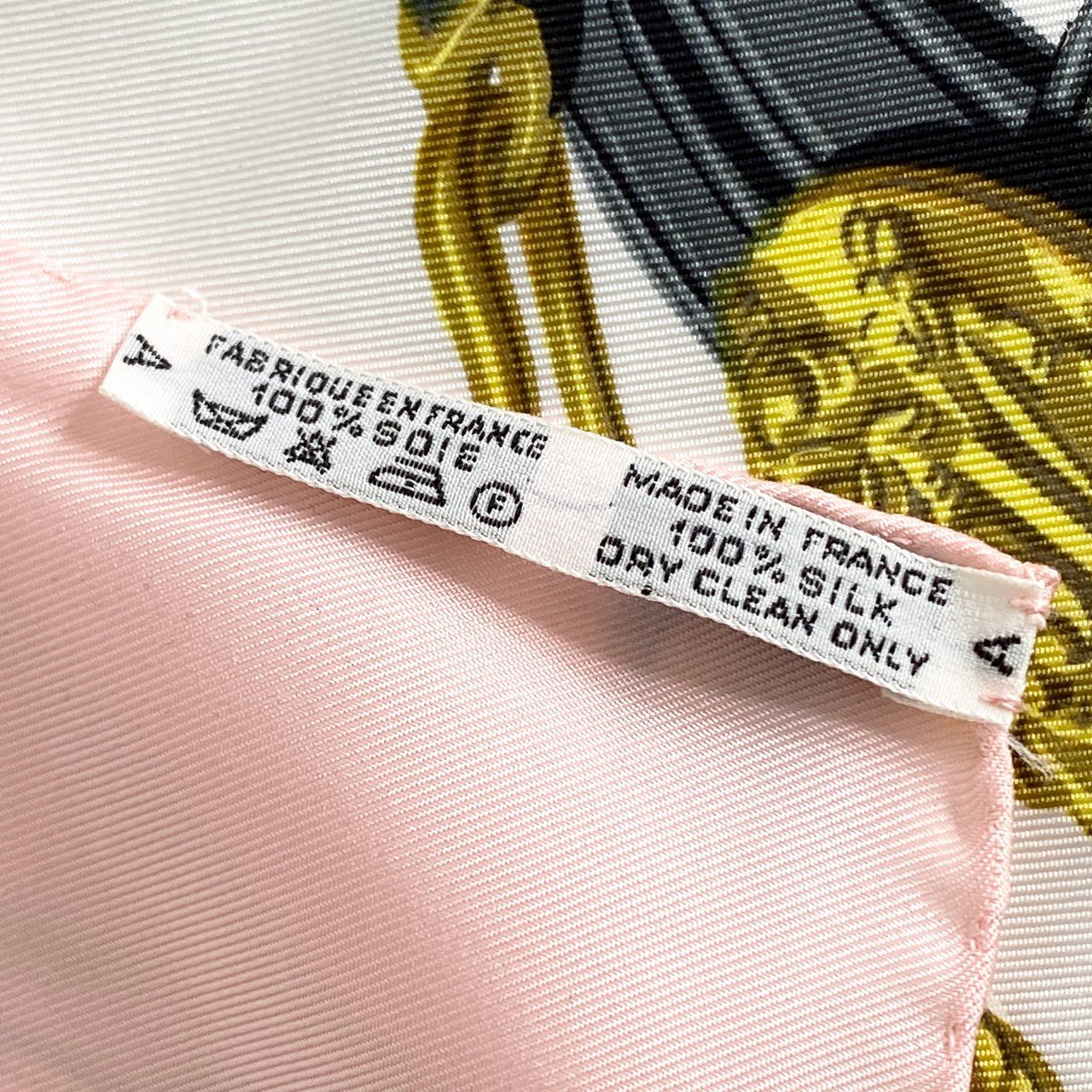 i3 フランス製 HERMES エルメス 式典用馬勒 カレ90 BRIDES de GALA スカーフ ピンク シルク100% レディース