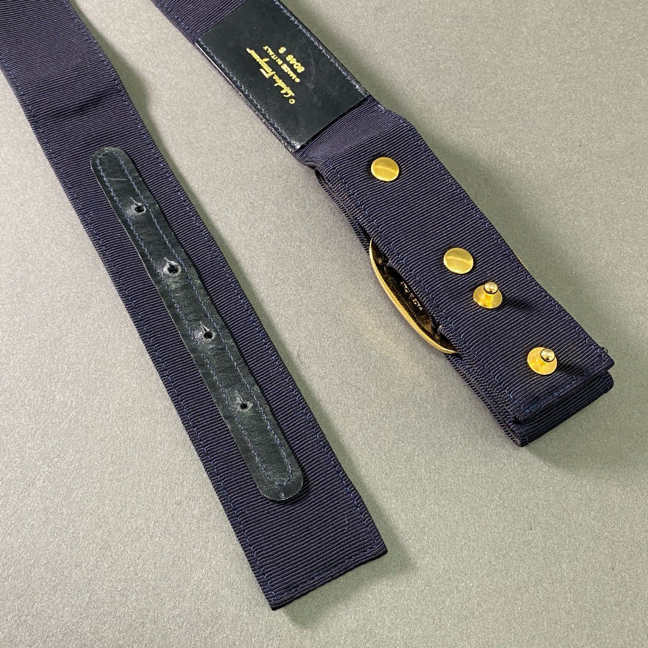 a17② Salvatore Ferragamo サルヴァトーレ フェラガモ VARA ヴァラリボン サッシュベルト S ネイビー ゴールド金具 イタリア製