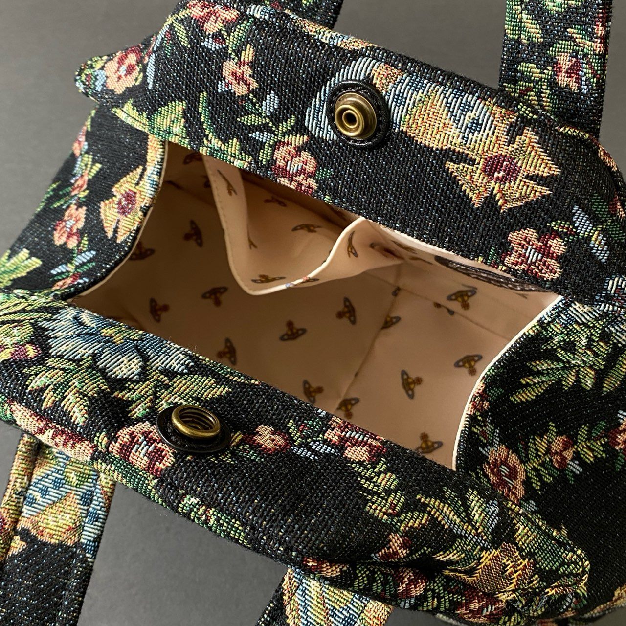 Ag17 《美品》 定価¥121,000 Vivienne Westwood ヴィヴィアンウエストウッド 2023AW ARCHIVE YASMINE MEDIUM HANDBAG アーカイブ トレリス タペストリー ハンドバッグ
