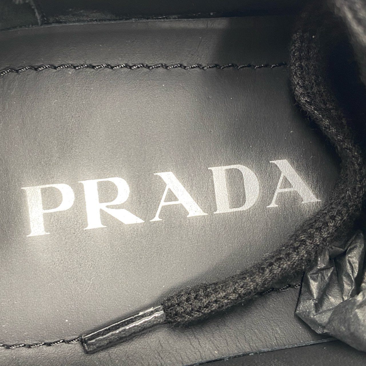 1h20《極美品》 PRADA プラダ レザースニーカー ローカット シューズ トライアングルロゴ 2EG452 サイズ7 ブラック レザー メンズk02i