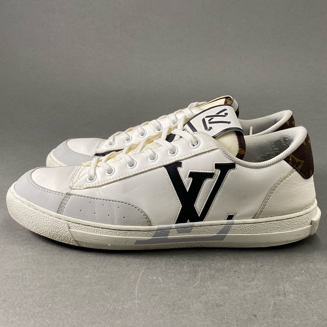 9f12 LOUIS VUITTON ルイヴィトン チャーリーライン LV スニーカー 7 1/2 ホワイト レザー イタリア製 シューズ