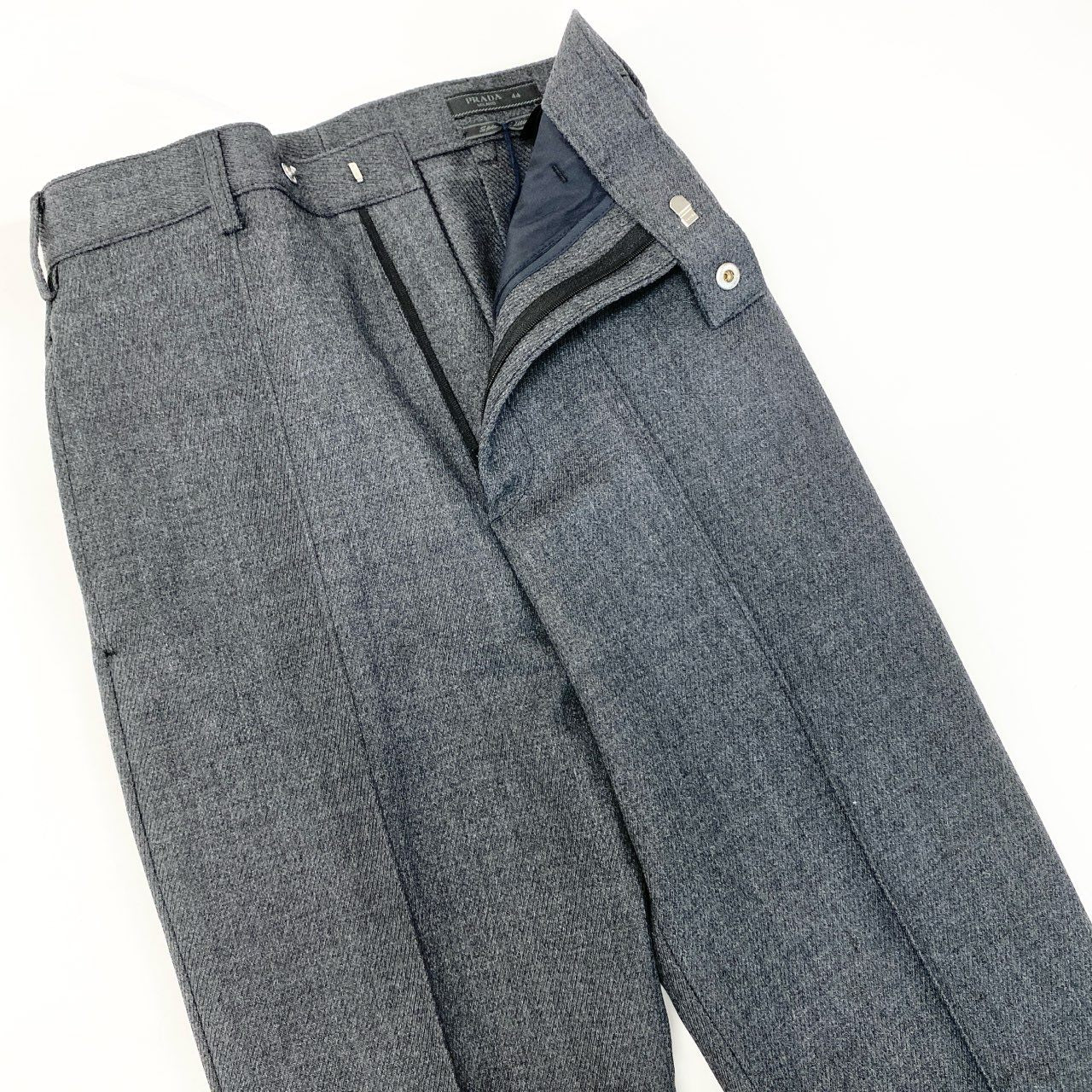 54h27 《極美品》 PRADA プラダ テクニカルギャバジン センタープレス スラックスパンツ ボトムス SPH311 サイズ44 グレー メンズu02t