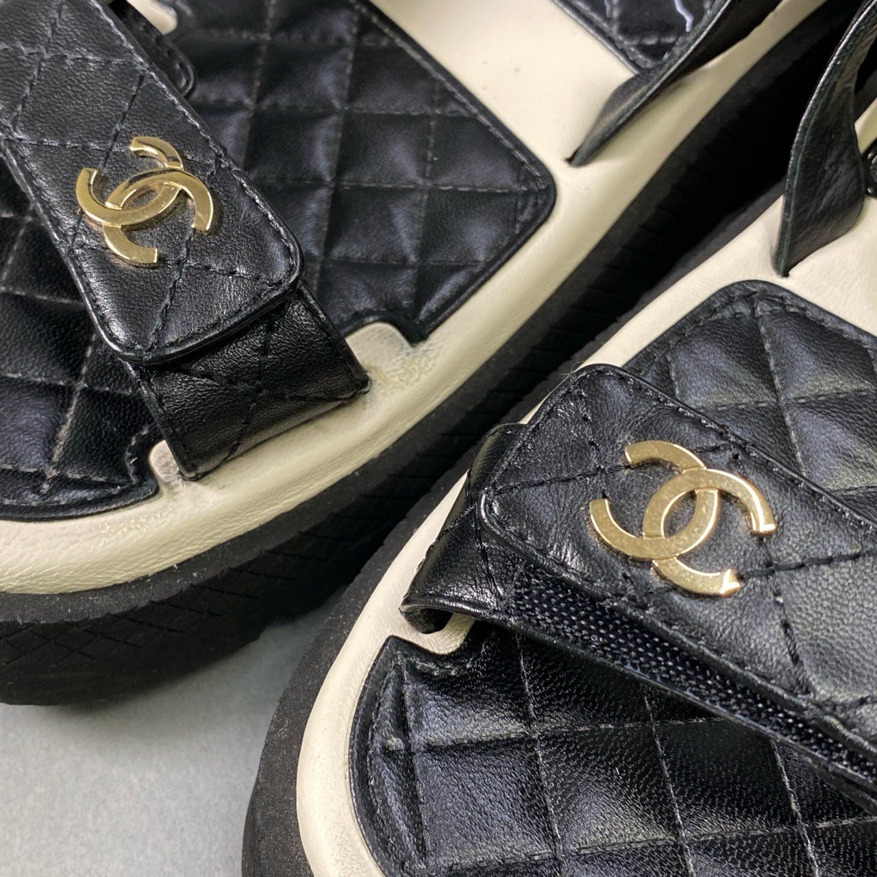 1i4 《美品》 CHANEL シャネル ココマーク マトラッセ 厚底サンダル G38880 38C ブラック ホワイト シューズ 即完売品 MATELASSE SANDALt18r
