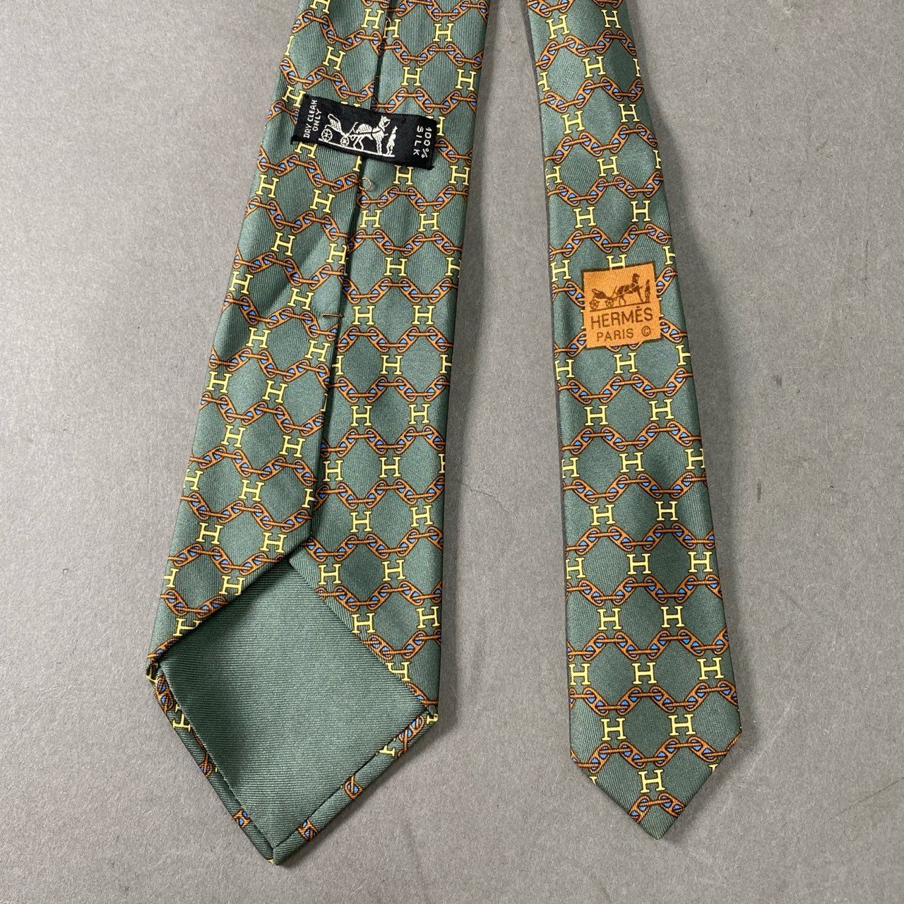 3f12 【美品】 HERMES エルメス カーキ シルク100% Hロゴ × シェーヌダンクル ネクタイ メンズ 紳士